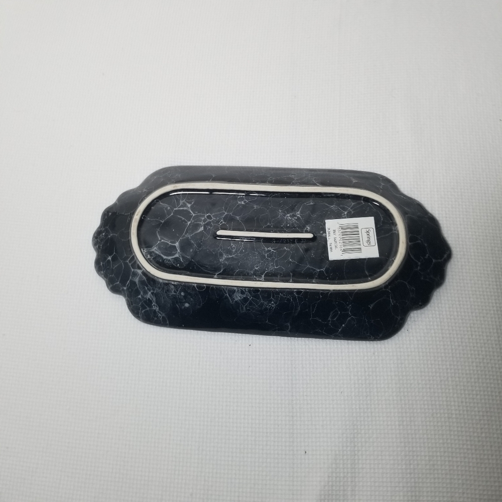 Elegant Black and Gold Rectangular Dish - Picture 2 of 2